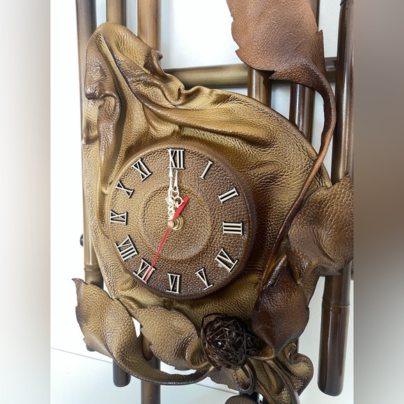 Vintage Genuine Leather Wall Clock – Hand Made in Poland – In Box, Brown - Picture 2 of 6